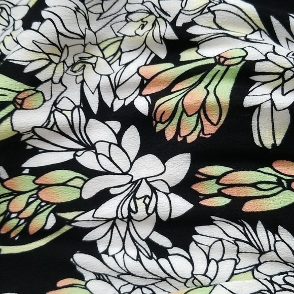 Ava Sky Fighting Eel Romper Scottie in Obsidian Tuberose (L) - Picture 6 of 6